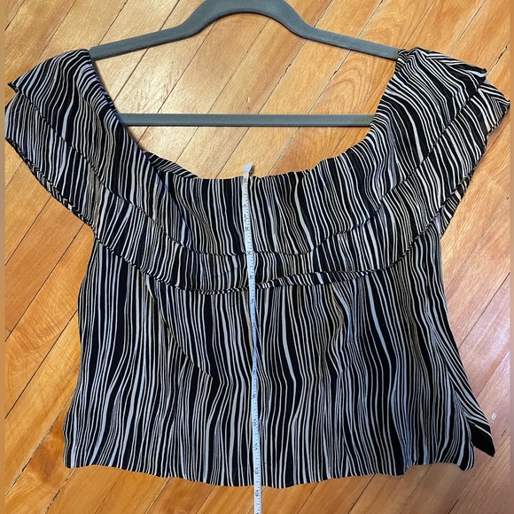 Silk Sleeveless Top w Ruffle Detail - Picture 5 of 8